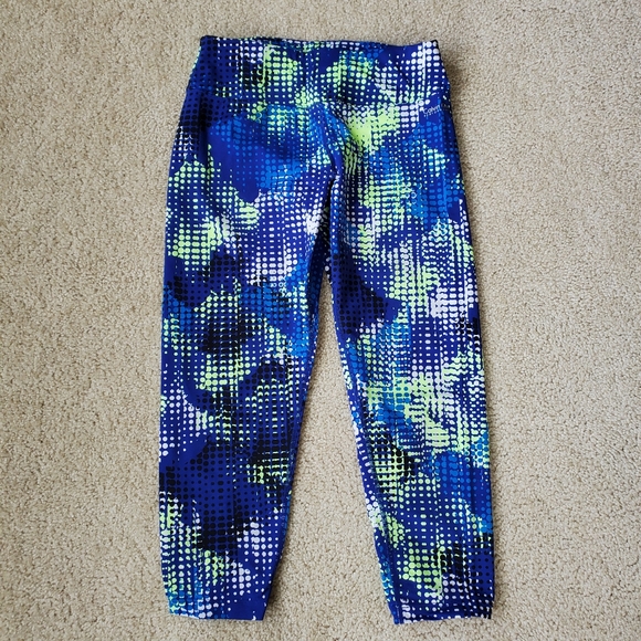 Calvin Klein Performance Ruched Legging Capri - Picture 3 of 8